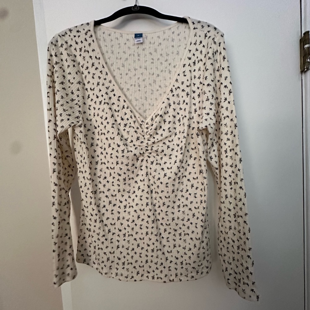 Old navy long sleeve tshirt.